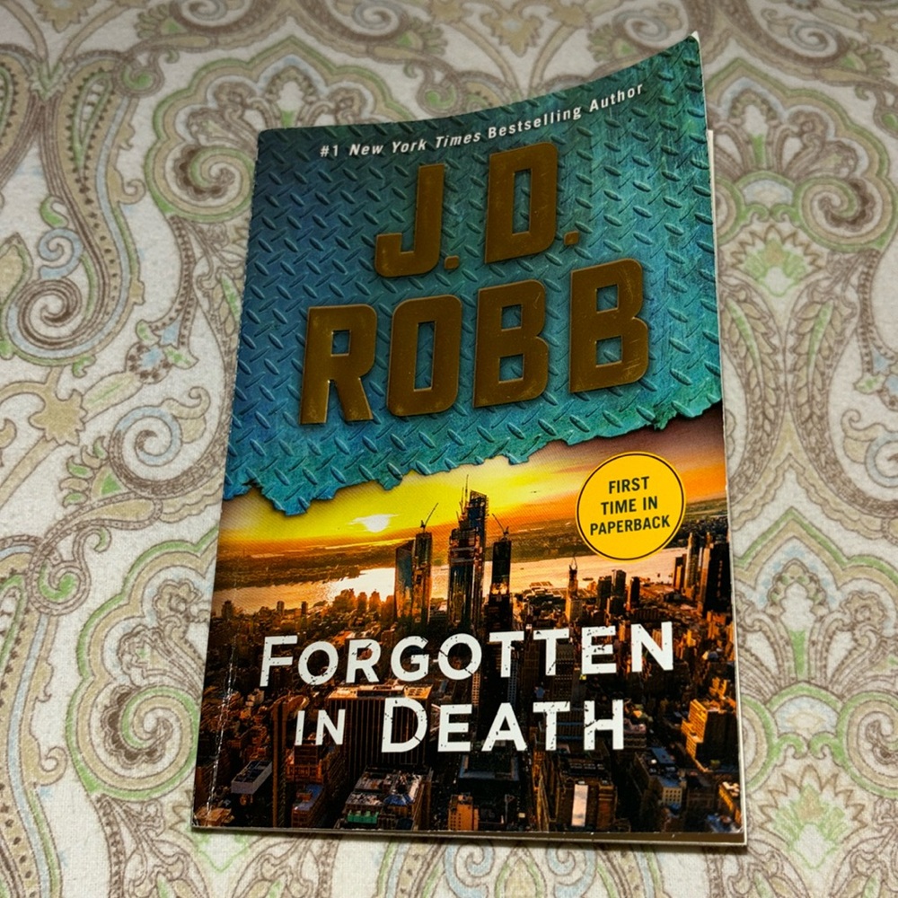 GUC Forgotten in Death Paperback Book by JD Robb